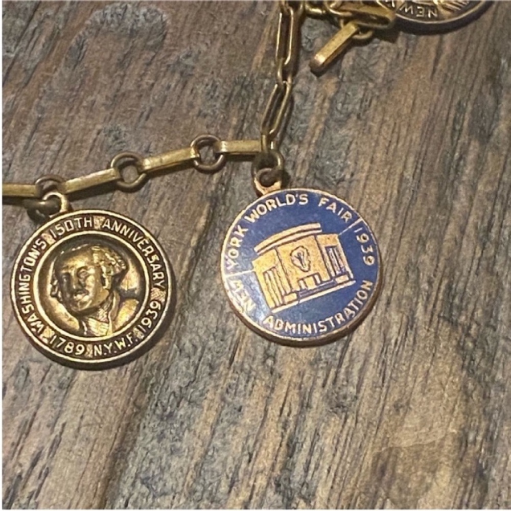 1939 worlds fair bracelet - Picture 3 of 8